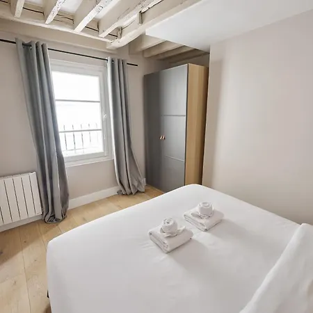 42.typical Parisian Flat#4pers#le Marais#beaubourg * Paris