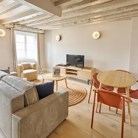42.typical Parisian Flat#4pers#le Marais#beaubourg *